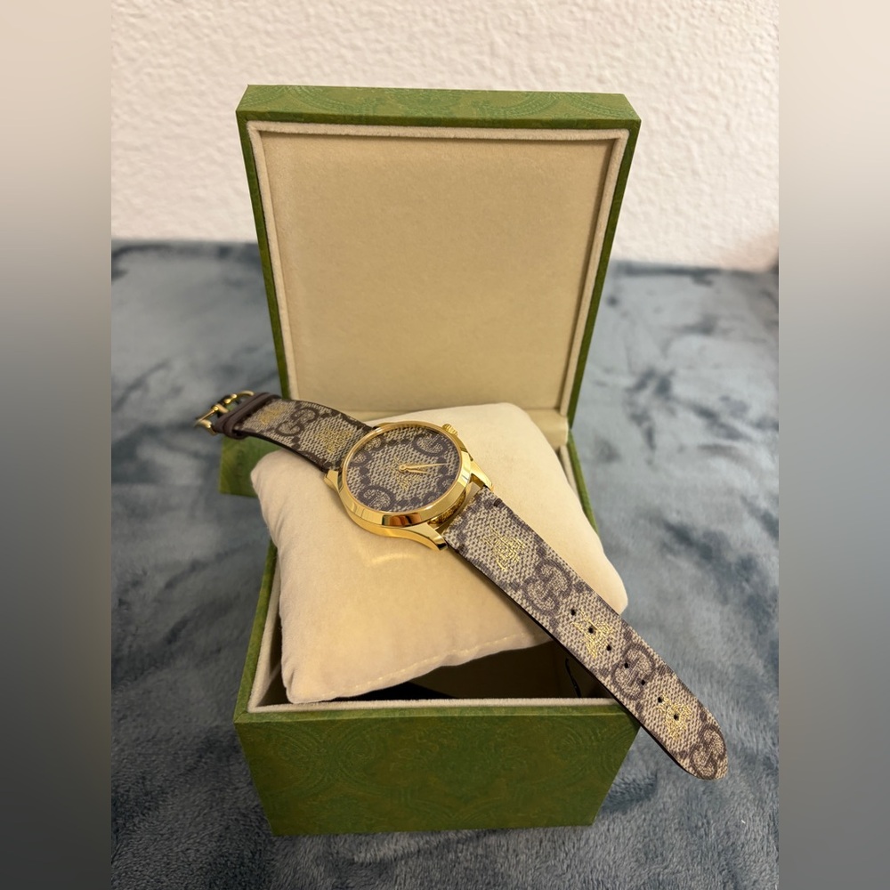 Brand New Gucci G-Timeless Signature GG & Bee Watch 38mm